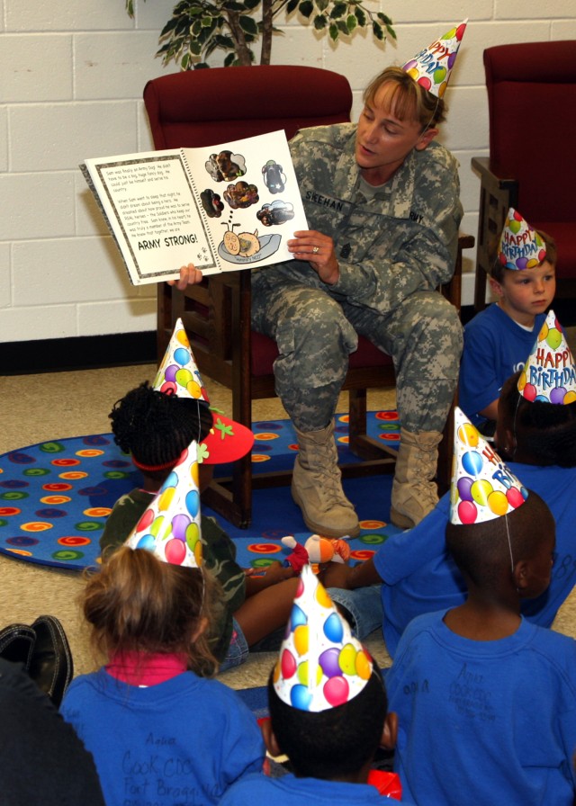 Fort Bragg Garrison&#039;s Command Sergeant Major reads Army birthday story