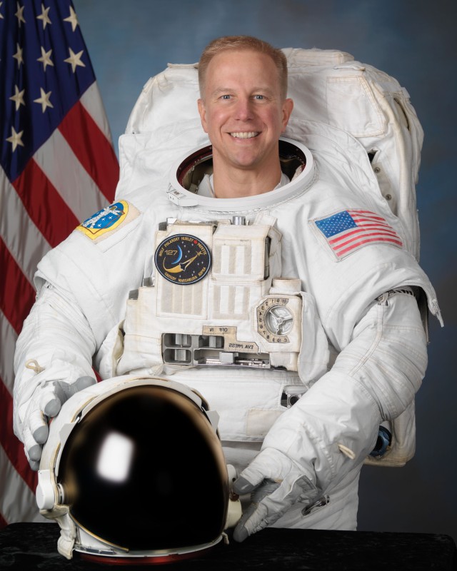 Army War College grad tackles assignment in space