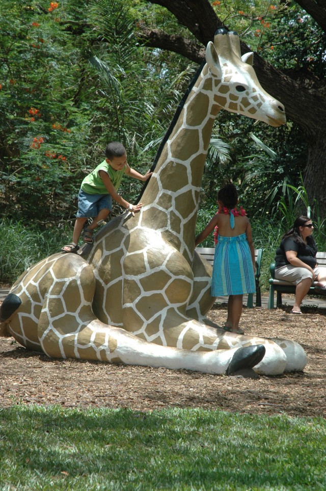 Families flock to the Honolulu Zoo for annual Military Appreciation Day