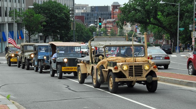 Transcontinental military convoy departs D.C. bound for San Francisco