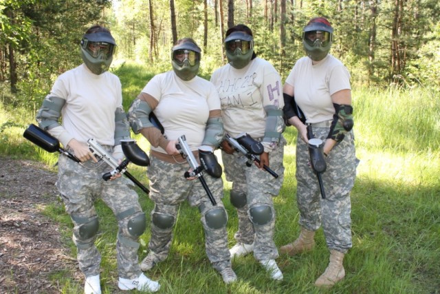 Blackhawk family members build camaraderie, understanding through military-style competition