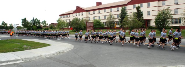 USARAK Army Birthday run start