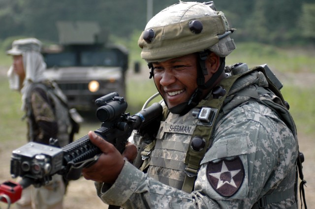 Signal Soldiers practice &#039;commo,&#039; combat during FTX