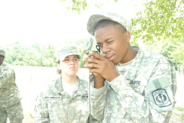 Prospective Soldiers take a &#039;field trip&#039; -- Army style