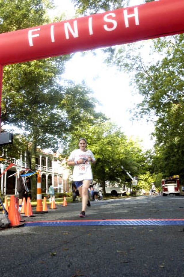Army community shows spirit in Hooah races