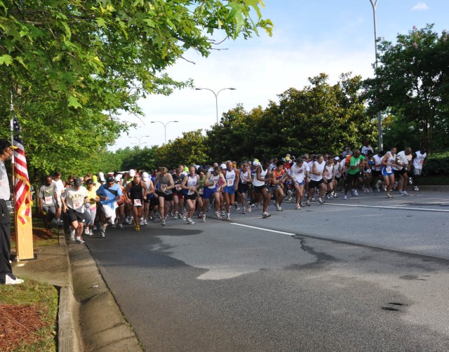 Army community shows spirit in Hooah races