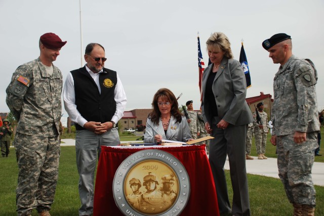 Palin resolves to make 2009 Year of the Noncommissioned Officer in Alaska