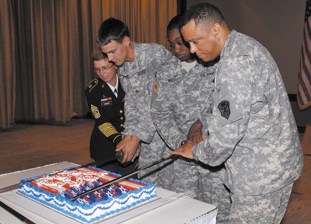 116th Military Intelligence Group cuts cake