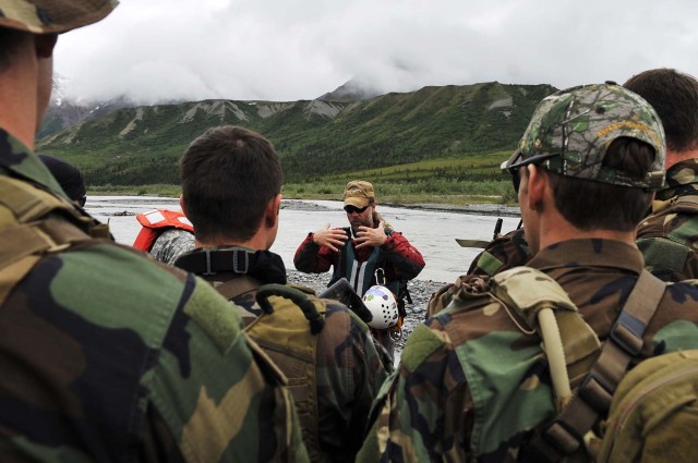 Army instructor trains SEALS
