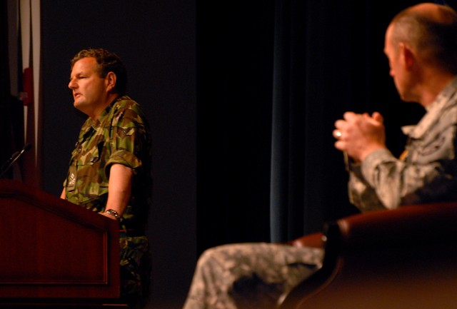 General compares U.K., U.S. military approaches