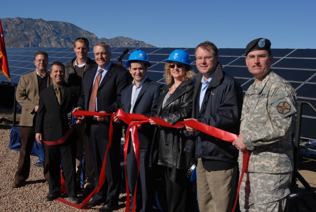 Smith relinquishes command of Fort Carson garrison