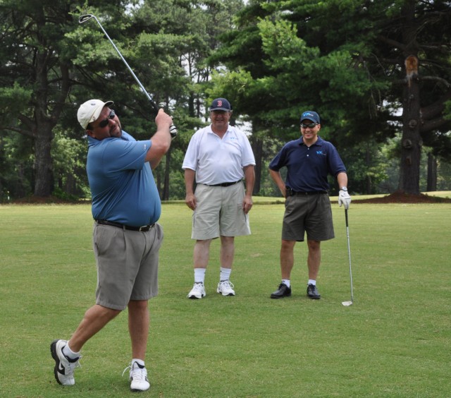 AUSA golf tourney raises funds for Soldiers