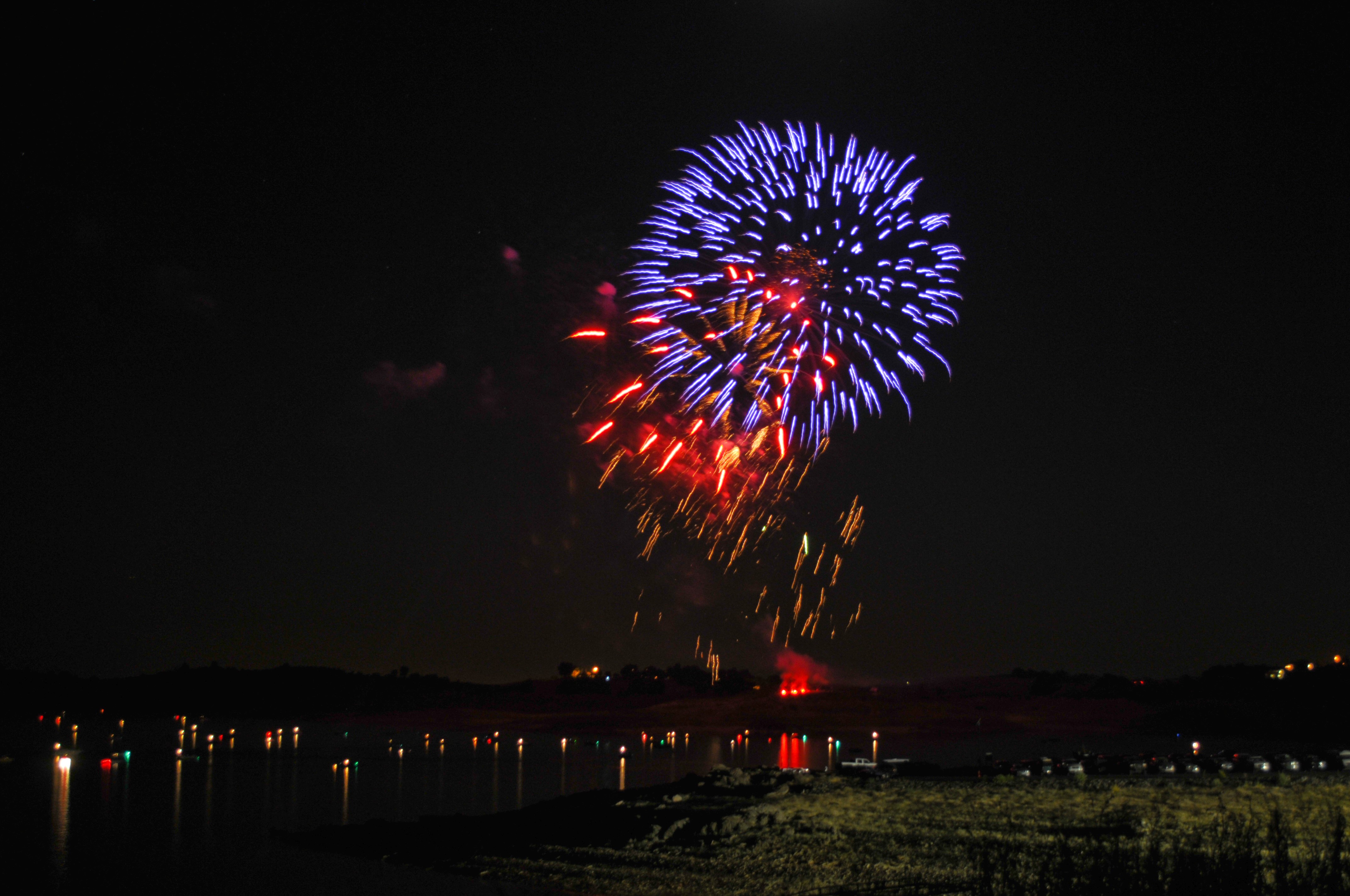 Corps of Engineers hosts New Hogan Lake Independence Day celebration ...