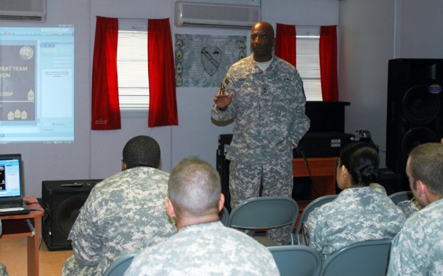Master Sgt. Alvin Thompson, a Montevello, Ala. native, and 2nd Brigade Combat Team, 1st Cavalry Division communications chief discusses lessons learned and the future direction of the Signal Corp with Signal Corps noncommissioned officers at...