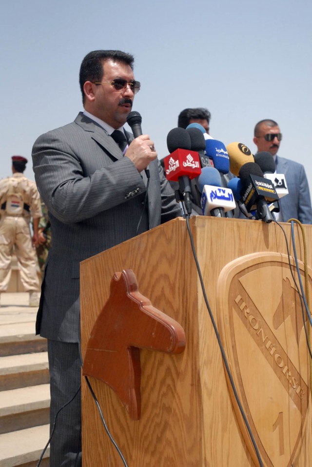 BAGHDAD - Dr. Qahtan Abbas Al-Jaburri, the minister of tourism and antiquities presented a speech at the ground breaking ceremony for Baghdad Island June 22. The Ministry of Tourism and Antiquities and the 1st "Black Knights" Battalion, 5th...