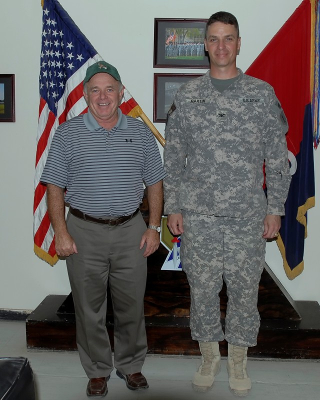 Former USFK commander visits Dagger Brigade