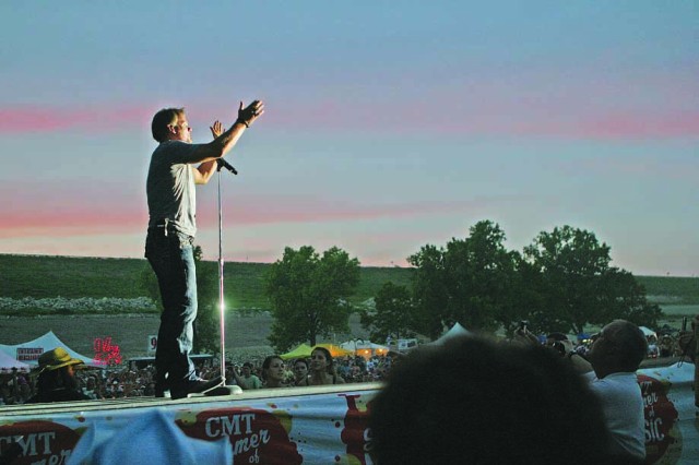 Soldiers volunteer, party during 4-day Country Stampede