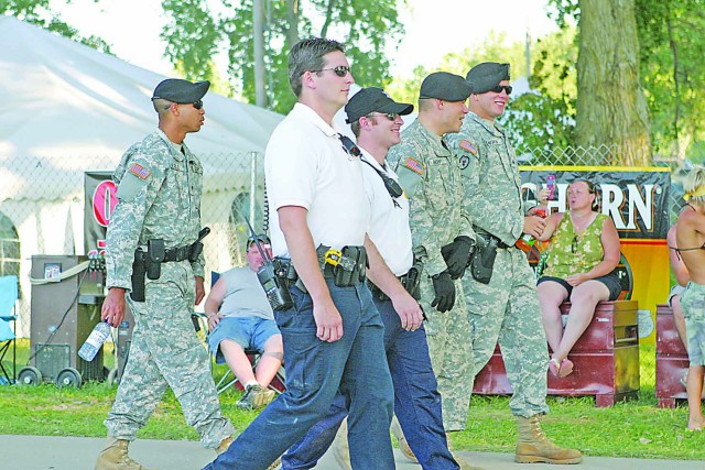 Soldiers volunteer, party during 4-day Country Stampede