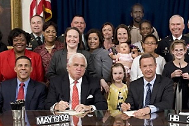 Bill aids transitioning military children
