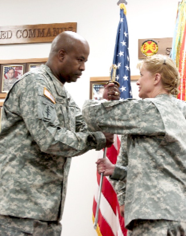 Command sergeant major assumes responsibility of USAG HQ command