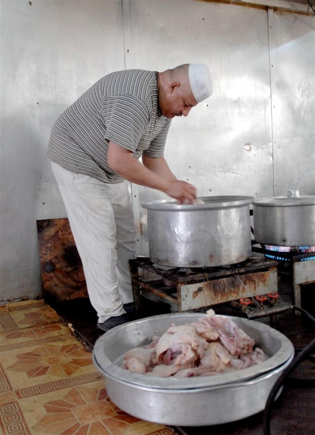 Sustainers partner to improve Iraqi Army food service