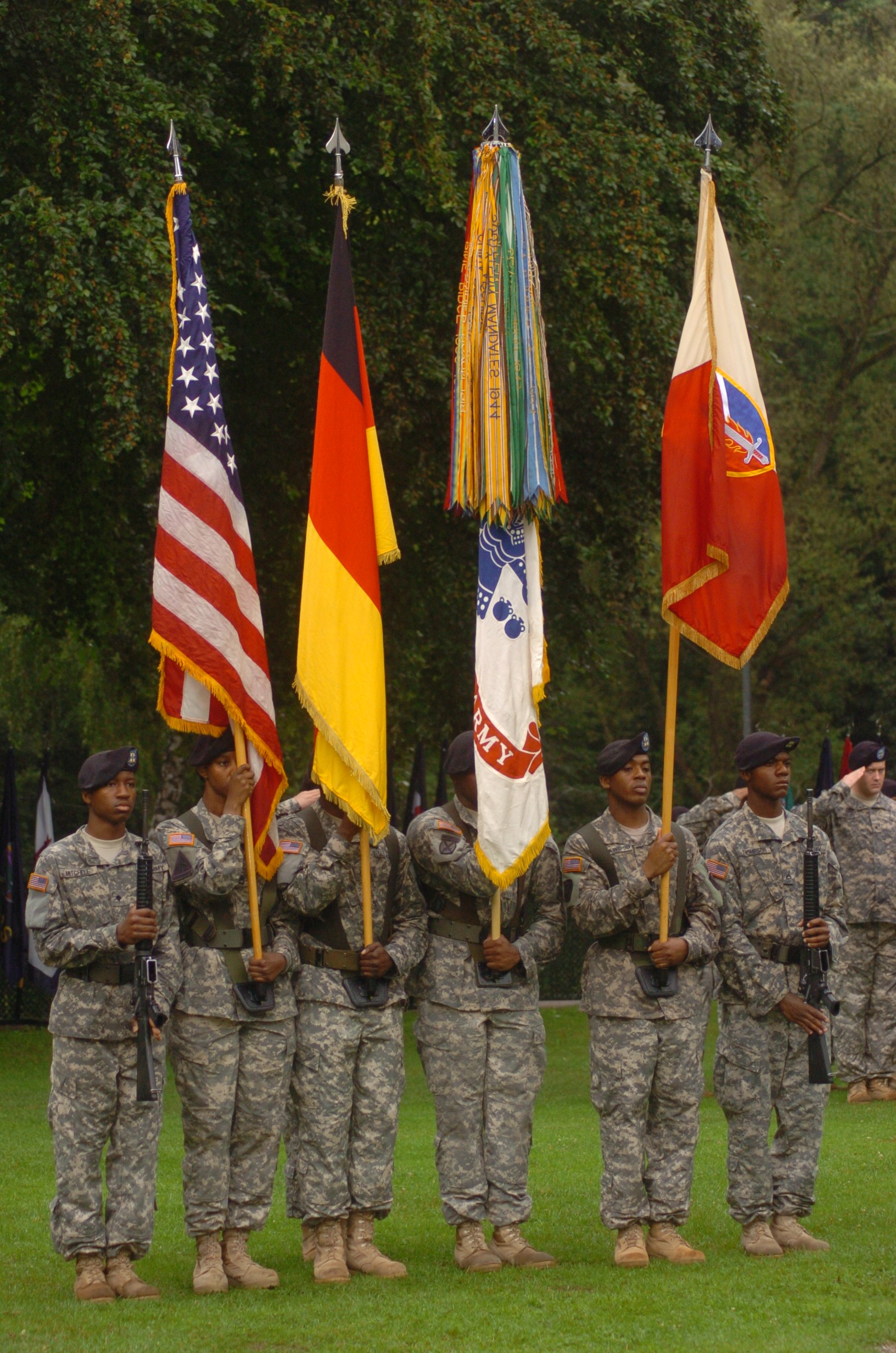 409th Csb Welcomes New Commander Article The United States Army