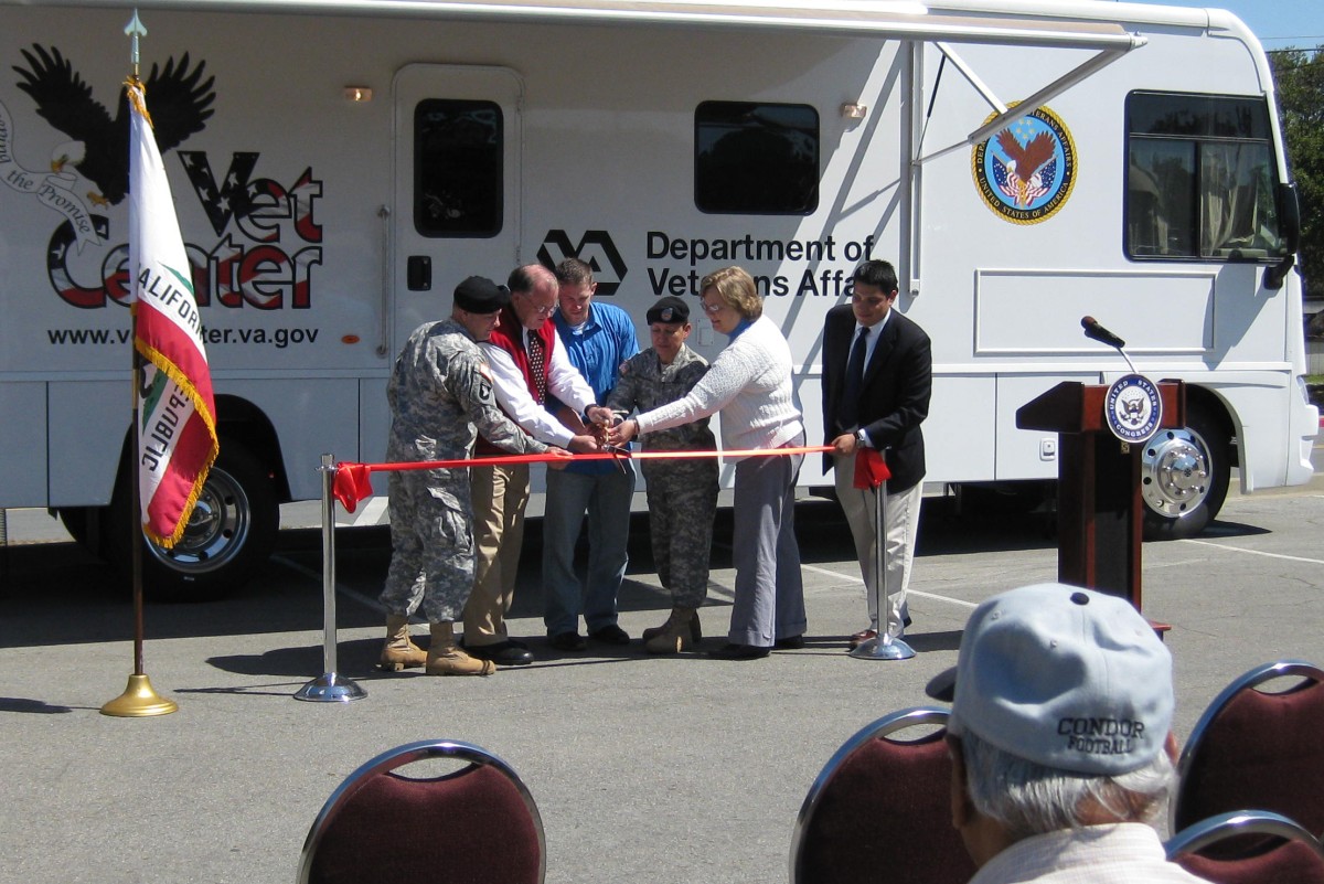 U.S. Rep. Sam Farr welcomes newest Veterans Affairs Mobile ...