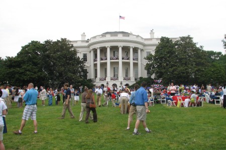 Obamas Host Backyard Party Screaming Eagles Receive Special Barbecue Invite Article The United States Army