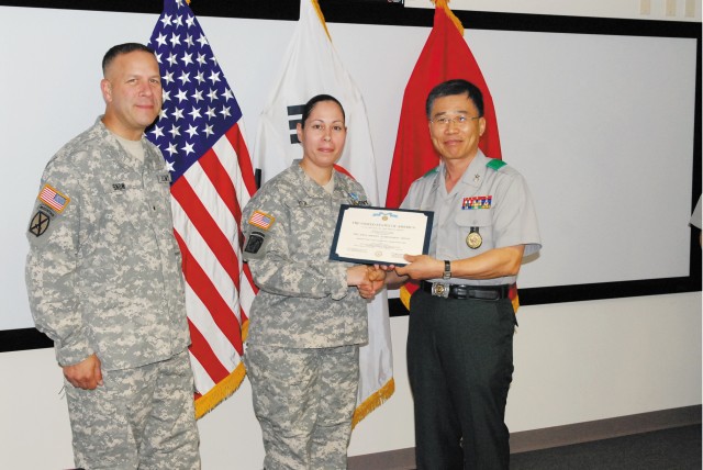 ROK commander recognizes NCO