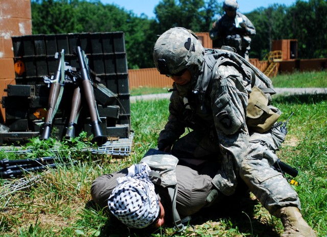 Fort Campbell&#039;s Strike Soldiers unite as team