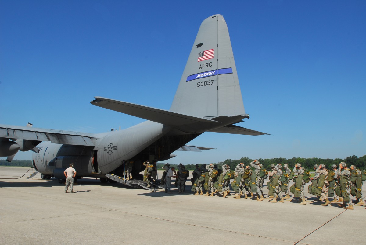 airborne-students-take-to-the-skies-article-the-united-states-army