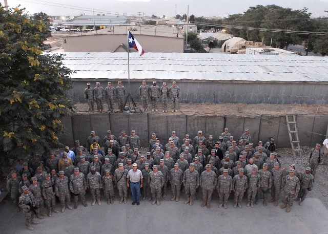 Texas Gov. Rick Perry visits deployed troops