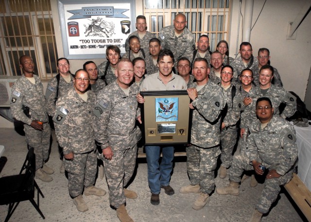 Texas Gov. Rick Perry visits deployed troops