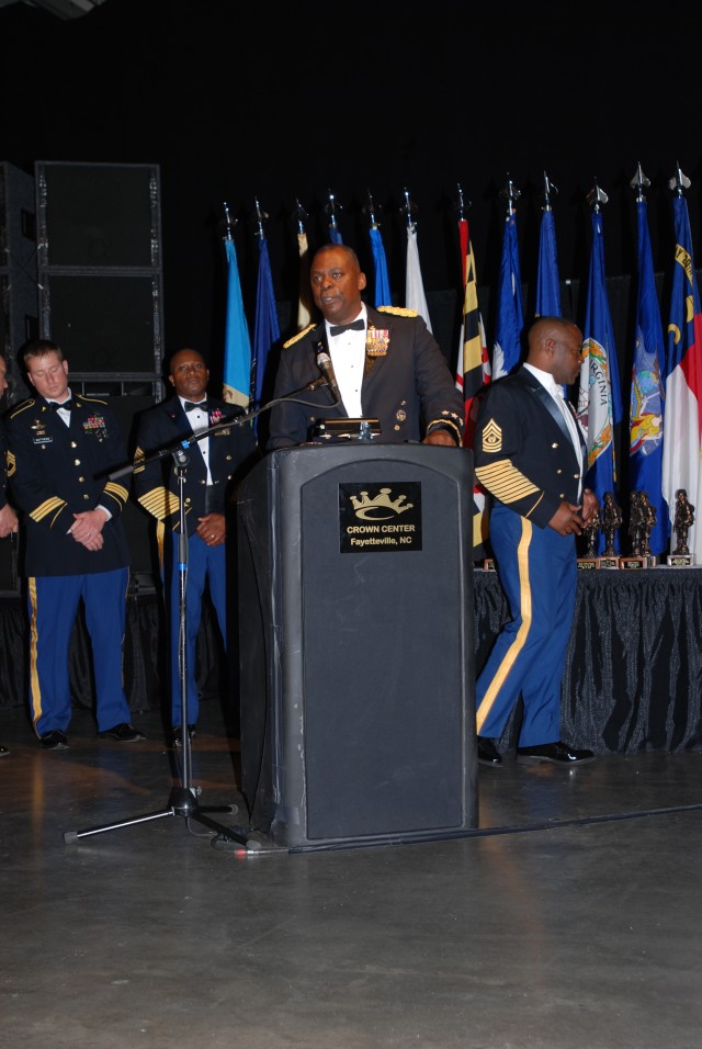 Fort Bragg&#039;s Year of the NCO Formal
