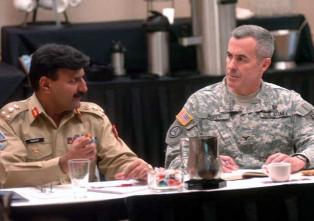 Army hosts counterinsurgency seminar with Pakistani military