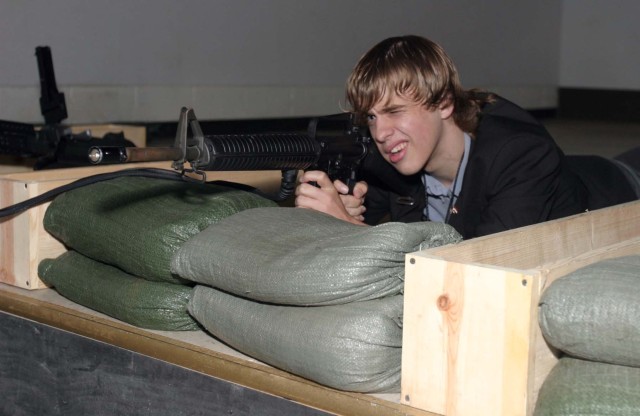 Dutch teen visits WWII graves, Fort Knox
