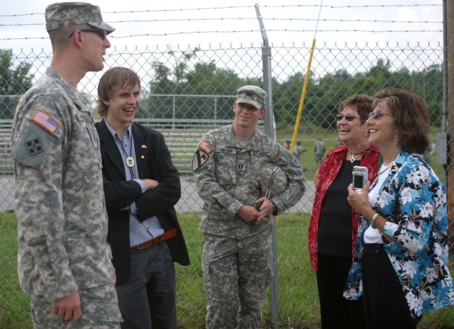 Dutch teen visits WWII graves, Fort Knox
