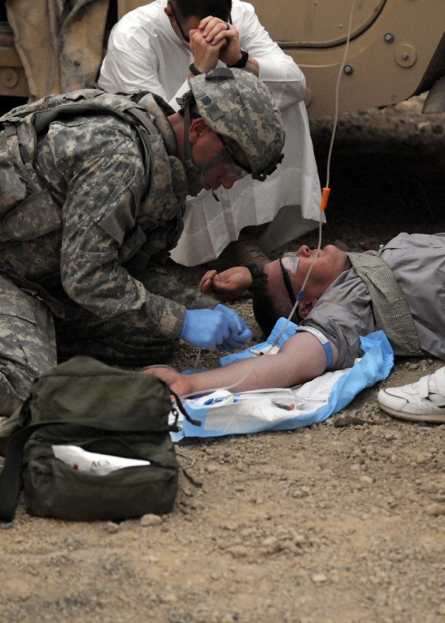 Medical Soldiers open, operate trauma lane | Article | The United ...