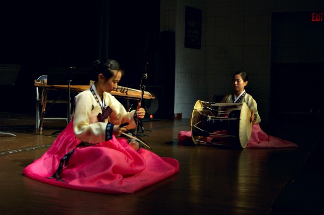 Traditional music ensemble enchants Yongsan Soldiers
