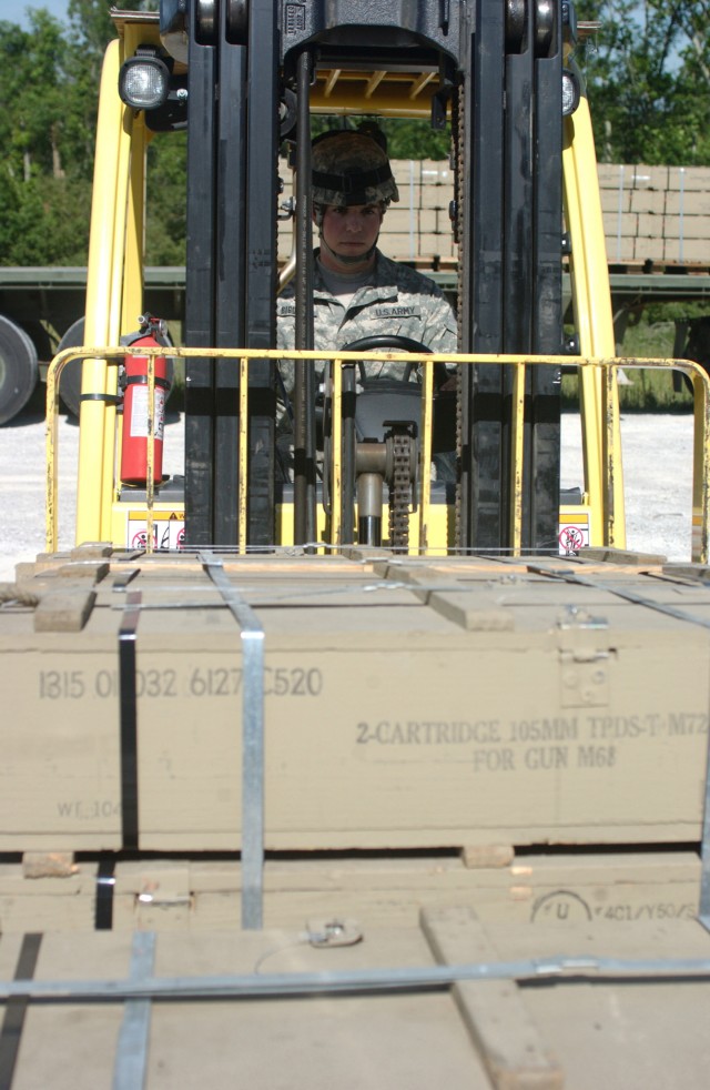 Army Reserve Soldiers participate in Golden Cargo, Blue Grass Army Depot begins with command visit