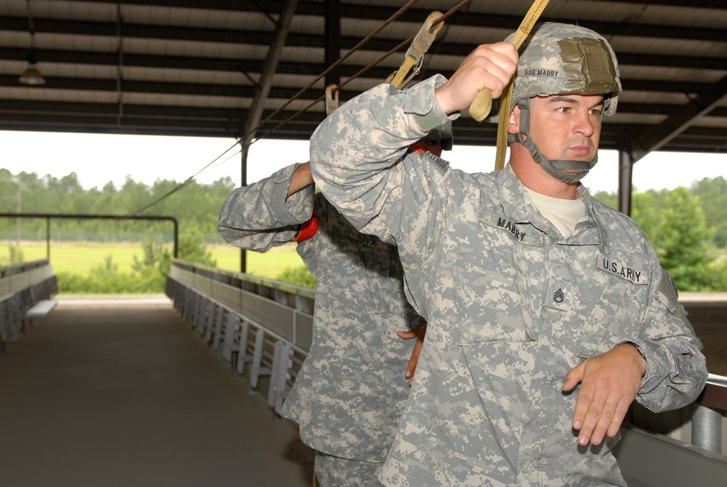 Fort Bragg Jumpmaster Sets Standard | Article | The United States Army