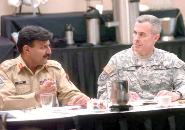 U.S., Pakistani military develop counter-insurgency plans