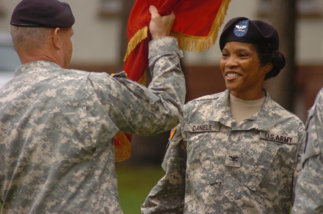 409th CSB welcomes new commander