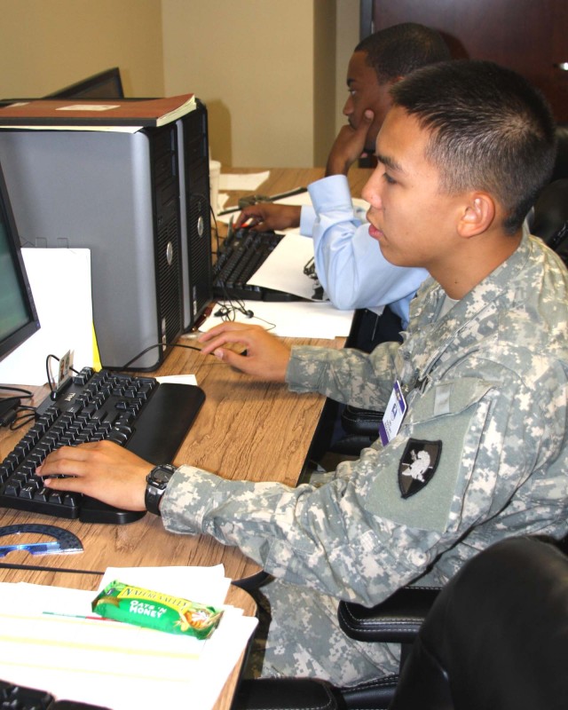 West Point cadet spends three weeks at USASMDC/ARSTRAT