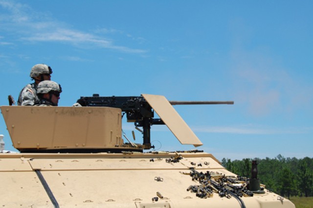 3rd Battalion Soldiers serve up weapons training