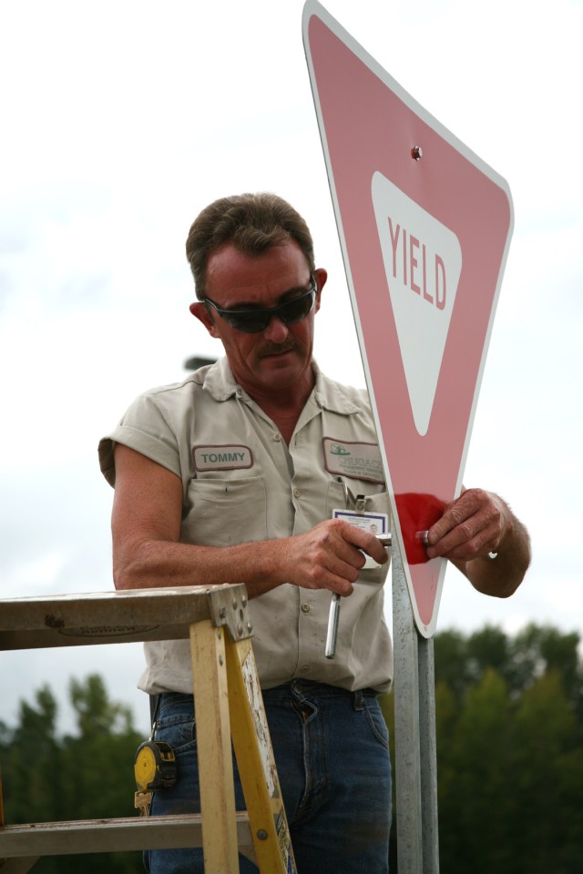 Yield sign - new