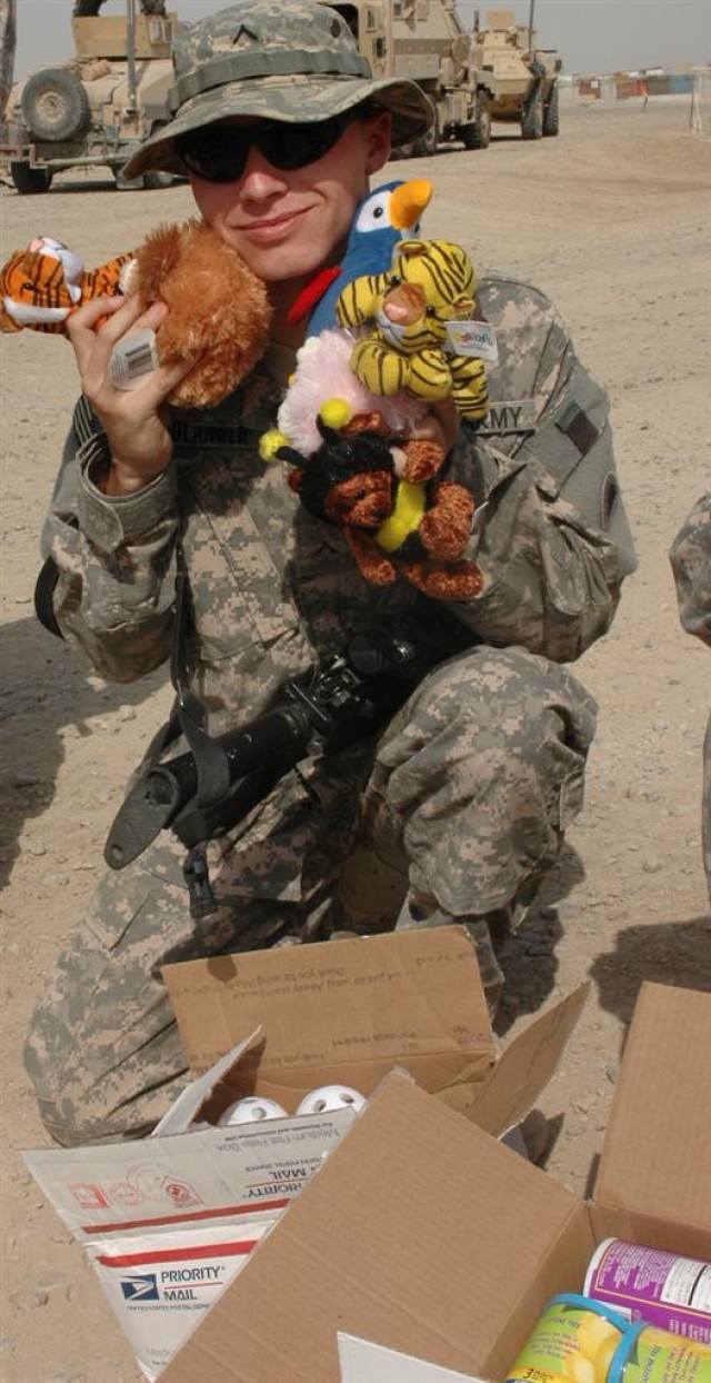 Albany 4th graders give Soldiers a lift