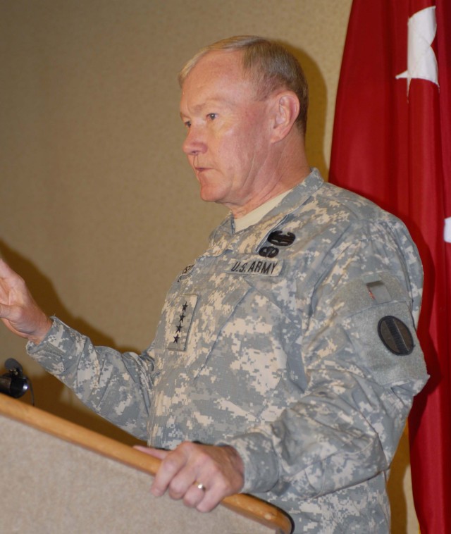 TRADOC commander discusses leadership, training at forum 