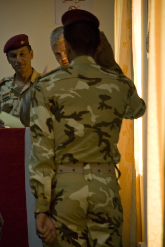 Iraqi Soldiers Graduate