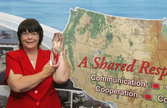 Sacramento District flood risk program manager named 'Communicator of the Year'